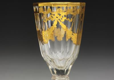 图片[2]-Glass goblet with painted gold design.-China Archive